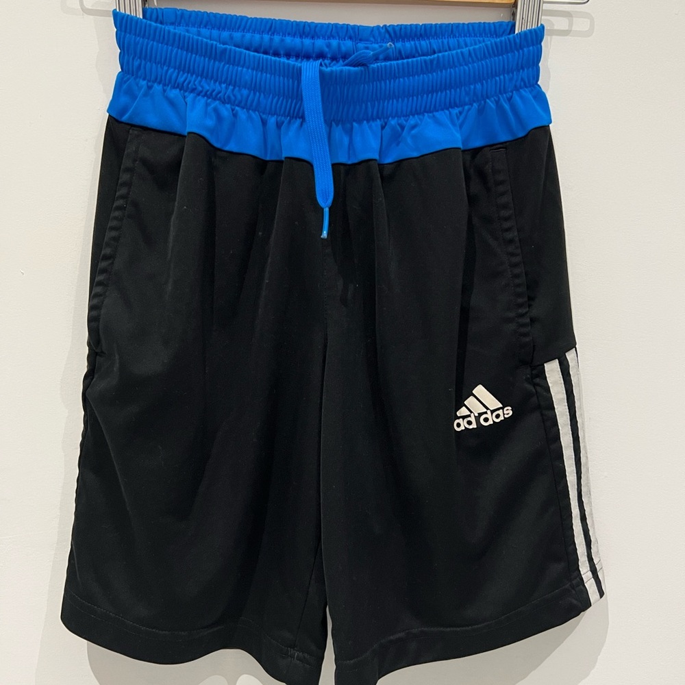 Adidas boys shorts. Size 11-12Y